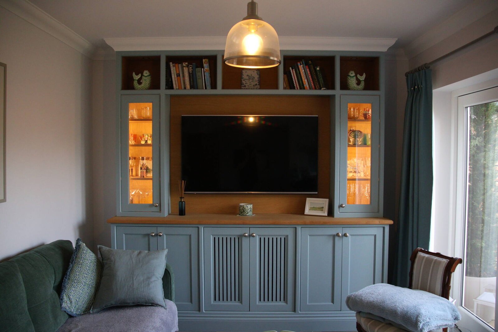 Painted media wall and alcove units